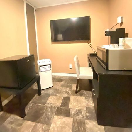 The George Dawson Inn & Conference Centre ドーソン・クリーク エクステリア 写真