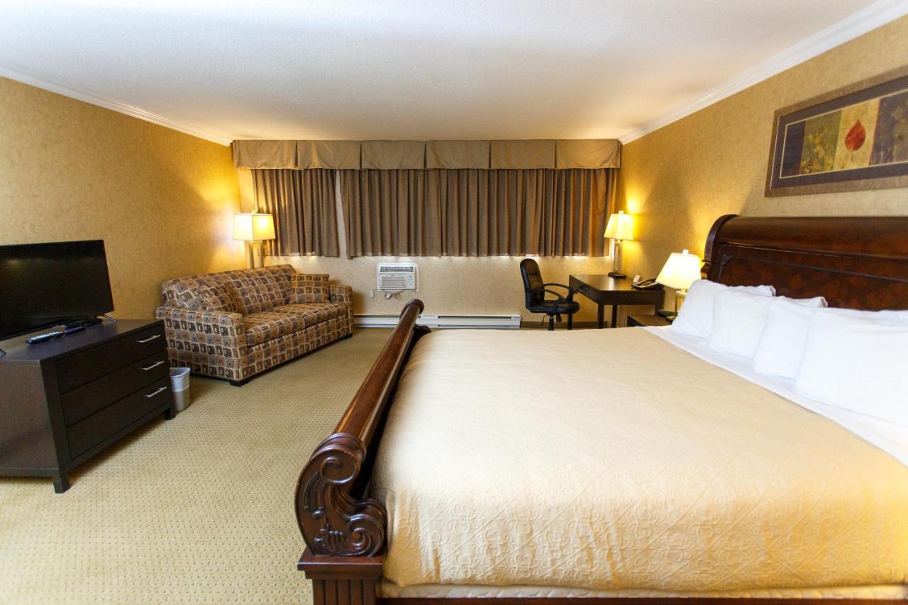 The George Dawson Inn & Conference Centre ドーソン・クリーク エクステリア 写真
